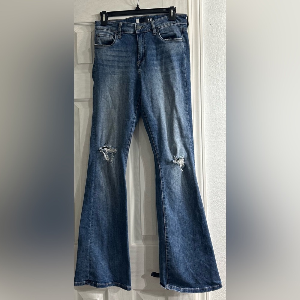 Kut from the Kloth Distressed Flare Jeans in Medium Wash Blue - Size 4